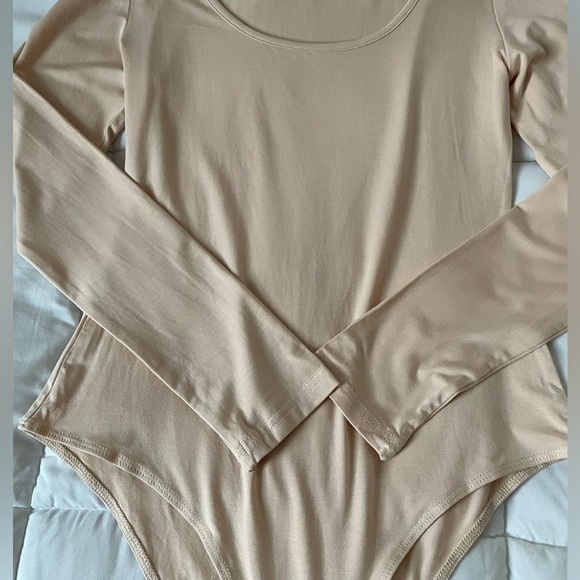 NEW-Medium Bodysuit - Picture 8 of 11